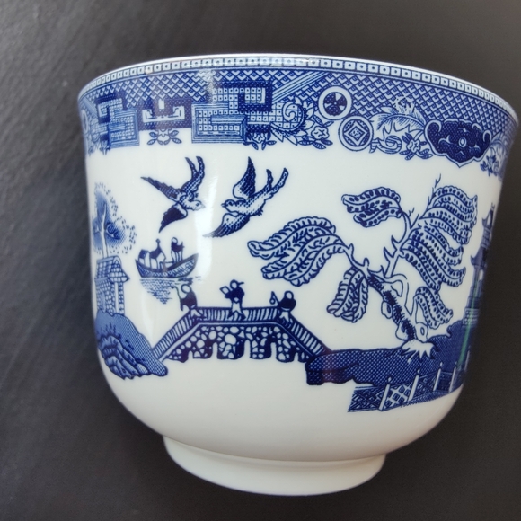 Johnson Bros | Blue Willow Cup & Saucer 🔵 - Picture 6 of 11